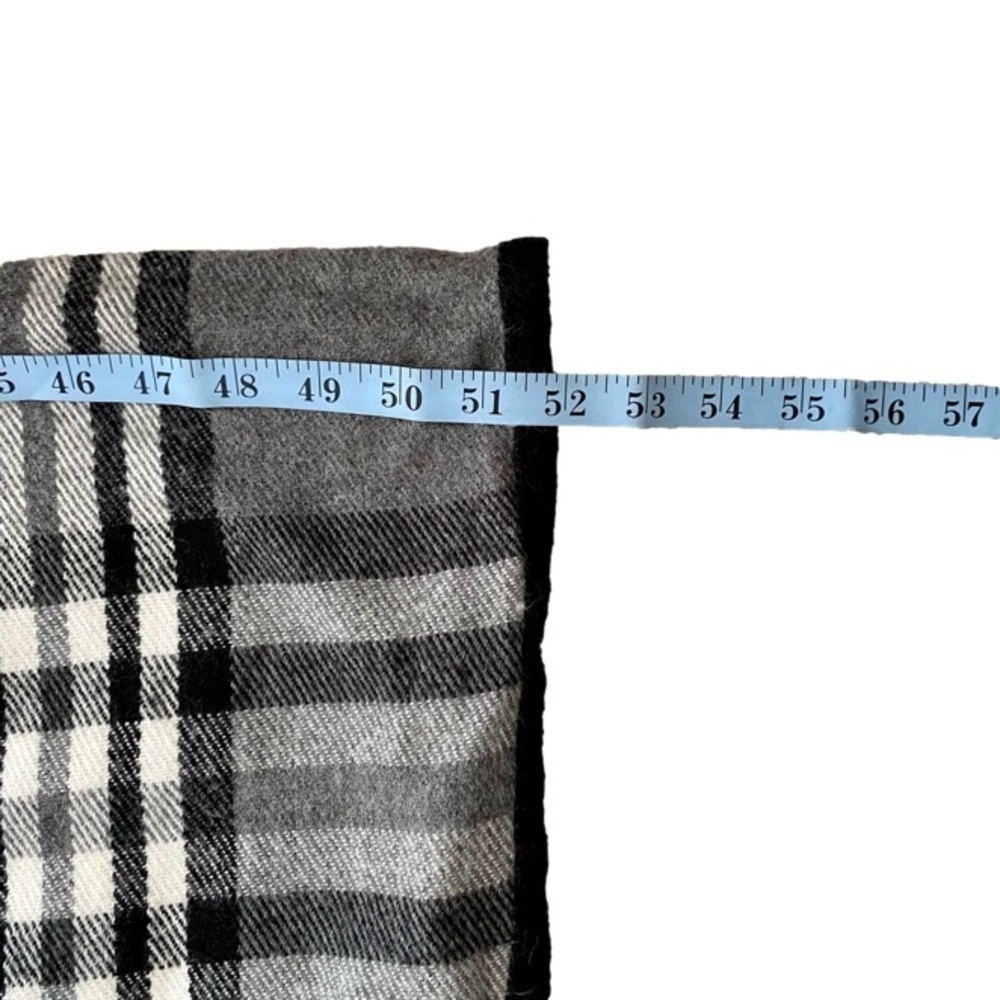 V. FRAAS Ruana Style Wrap Warm Plaid Gray Black White Red Women One Size - Picture 9 of 11